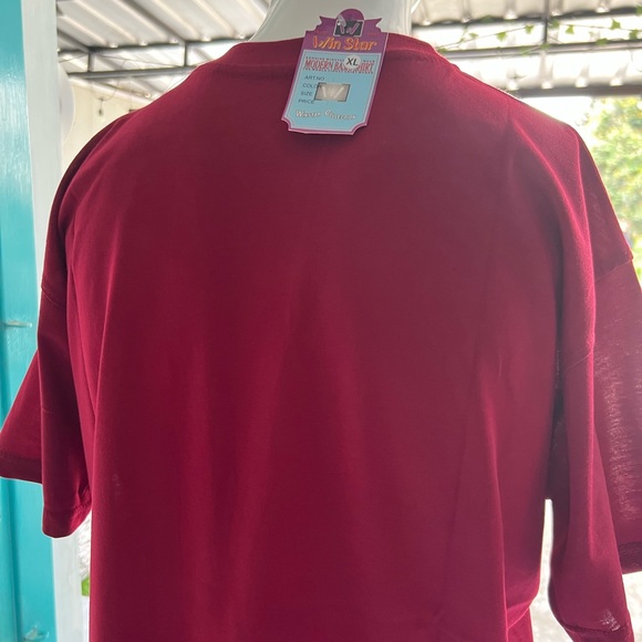 T-Shirt - Picture 11 of 16